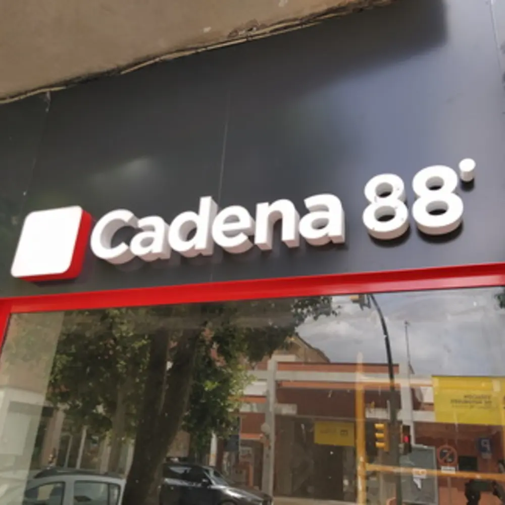 Letras corpóreas para fachadas en Murcia